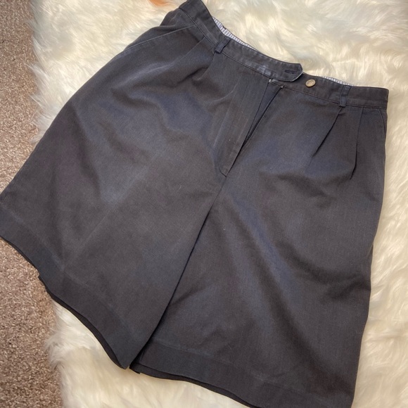 High Waisted Pleated Shorts - Picture 3 of 6